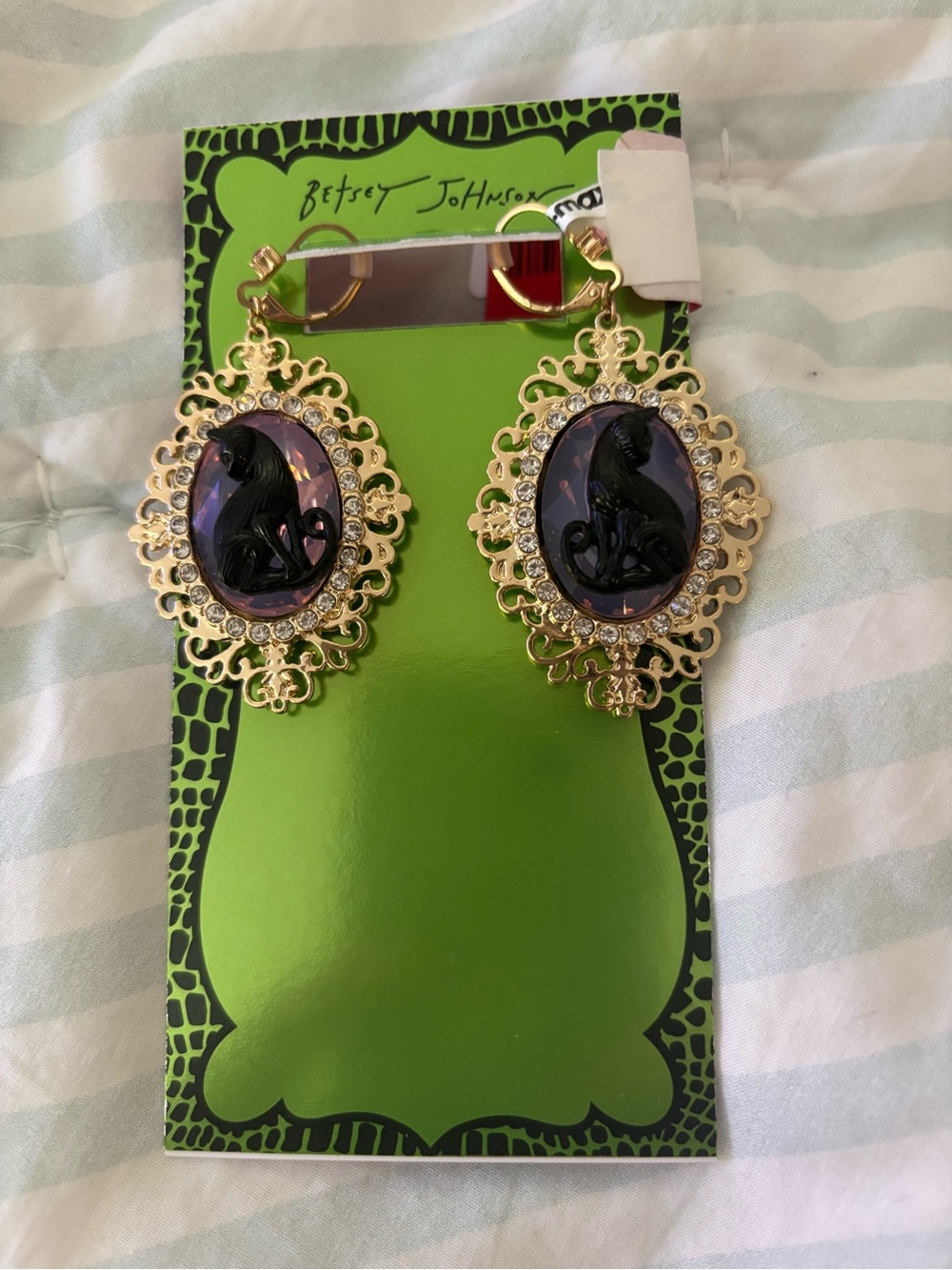 Betsey Johnson Halloween black cat cameo earrings NWT Halloween